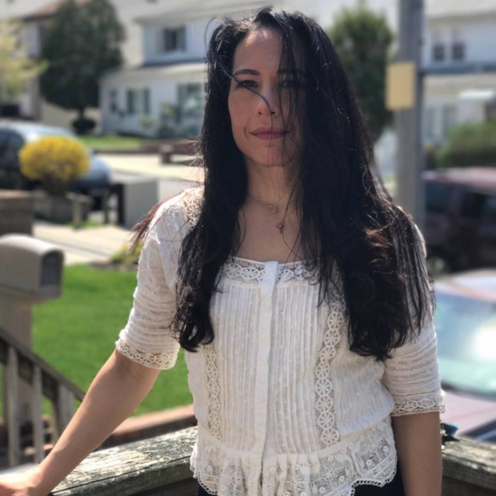 Meet your Posher, Zenia